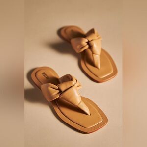 Maeve Anthropologie Brown Leather Puffy Knotted FlipFlop Sandals Nude